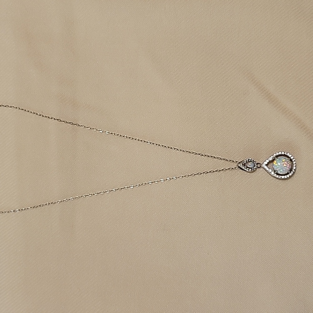 Ladies Opal pendant necklace